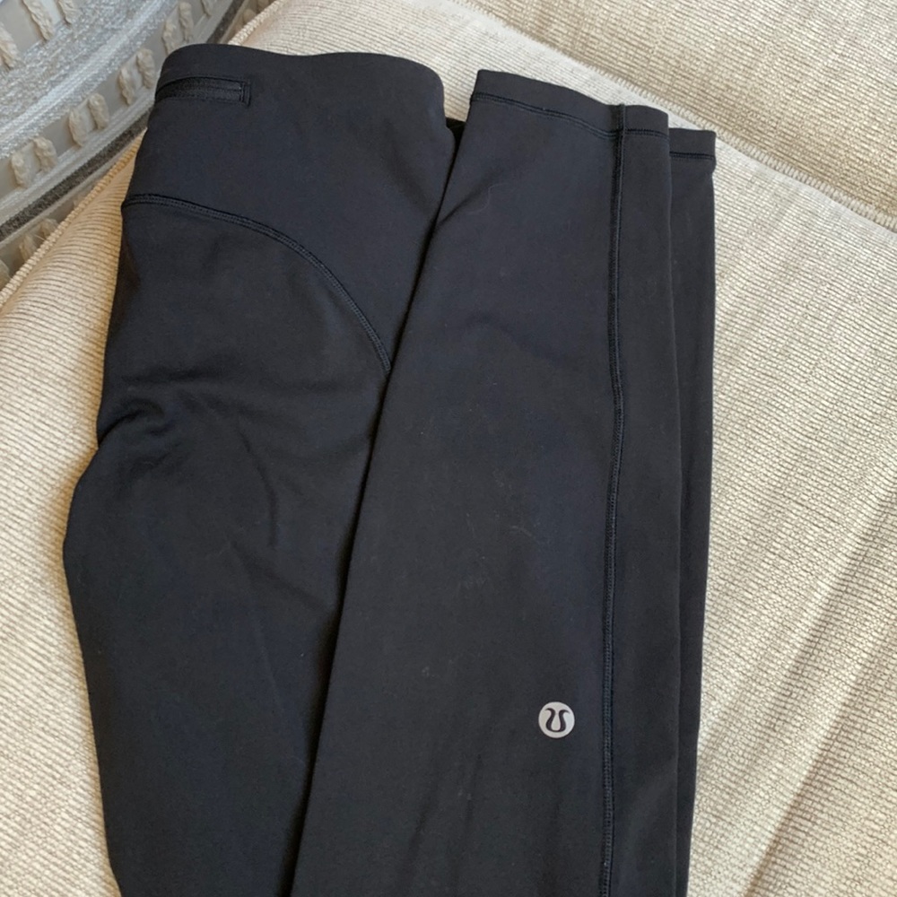 Lululemon Size 6 Black Pocketed 28” leggings